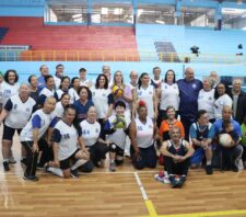Portelão recebe jogos de vôlei adaptado entre Suzano e São Caetano