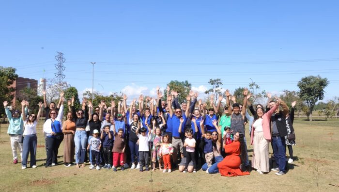 ‘Árvore FamiliAR’ reúne 62 famílias no Parque Max Feffer