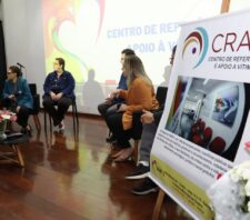 Primeira-dama e secretários prestigiam evento de renovação do Cravi em Suzano