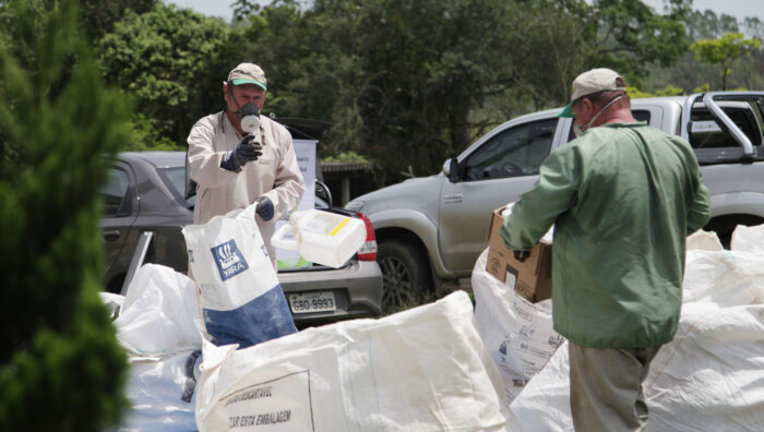 Desenvolvimento Econômico recebe embalagens vazias de agrotóxicos nesta quinta