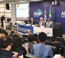 Prefeito e secretário participam de seminário sobre impactos da Reforma Tributária