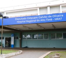 Prefeito participa de solenidade que oficializa HRAT com nome de Estevam Galvão