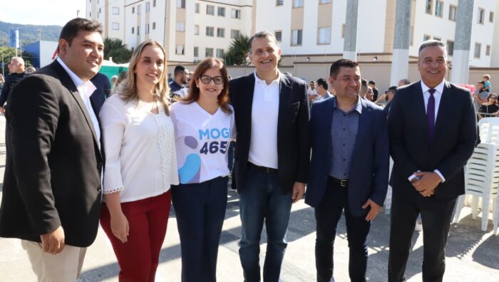 Prefeito prestigia desfile cívico-militar em comemoração ao aniversário de Mogi das Cruzes