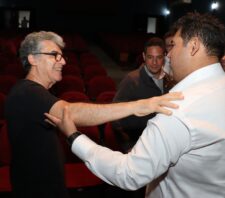 Paulo Betti vem a Suzano e promove workshop, peça e se encontra com prefeito