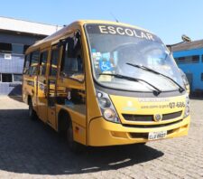 Transporte escolar garante acesso a mais de 3 mil alunos da rede municipal