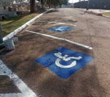 Transporte orienta população sobre respeito às vagas exclusivas nos estacionamentos