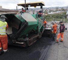 Secretaria de Manutenção inicia aplicação de asfalto em ruas da Vila Fátima