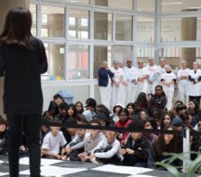 Prefeito visita Sesi de Suzano e interage com estudantes e profissionais