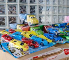 Fundo Social recebe doação de uma tonelada de alimentos e 500 brinquedos