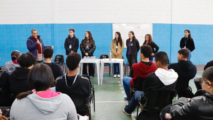 Saúde leva ação educativa à Guarda Mirim para abordar o tema da violência