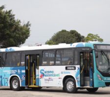 Suzano entrega 1º ônibus movido a biometano do Alto Tietê