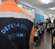 Defesa Civil realiza simulado de evacuação em escola da Vila Sol Nascente