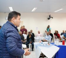 Prefeito prestigia aniversário de 20 anos do Instituto Emaús