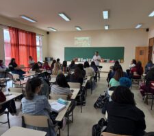 Educação apresenta projetos municipais de leitura e escrita a estudantes de Pedagogia