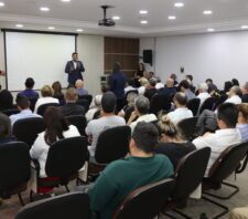Prefeito dá posse aos membros do 1º Conselho de Desenvolvimento Econômico de Suzano