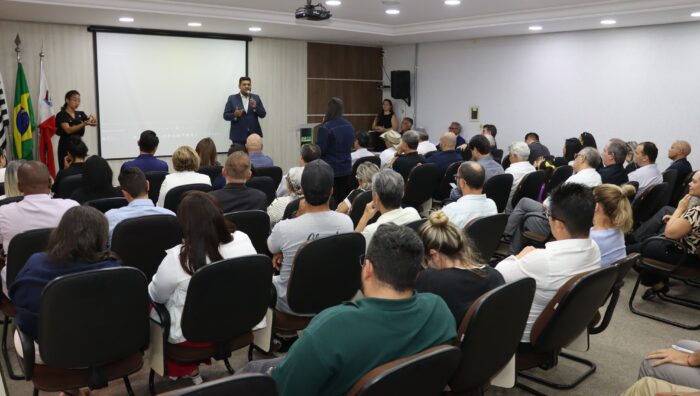 Prefeito dá posse aos membros do 1º Conselho de Desenvolvimento Econômico de Suzano
