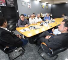 Prefeito de Corumbataí vem a Suzano conhecer ações de urbanismo