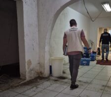 Vigilância Sanitária interdita drogaria por problemas estruturais e falta de limpeza