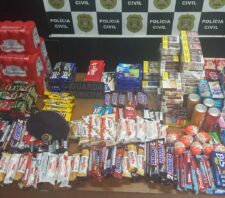 Força Patrulha prende dois acusados de roubo a loja de conveniência