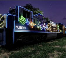 Trem especial com decorações de Natal passará por Suzano neste domingo