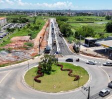 Prefeito vistoria obras da avenida Senador Roberto Simonsen