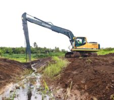 Suzano reforça limpeza da cidade retirando 25 toneladas de resíduos somente no fim de semana