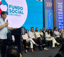 Prefeito e primeira-dama participam da formatura de 61 alunos do ‘Caminho da Capacitação’