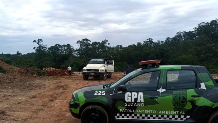 Grupamento de Proteção Ambiental flagra descarte de resíduos no Parque Santa Rosa
