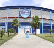 Troca solidária de ingressos para Suzano Vôlei x Sesi Bauru arrecada produtos de limpeza
