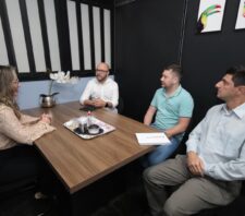 Suzano recebe integrantes da Prefeitura de São Carlos para compartilhar inovações da gestão