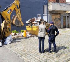 Meio Ambiente apreende caçambas irregulares durante fiscalização no Miguel Badra