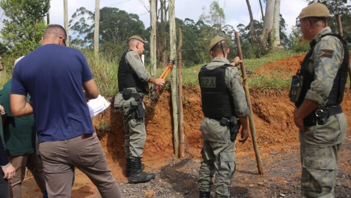 Grupo de Fiscalização Integrada embarga três lotes ocupados irregularmente