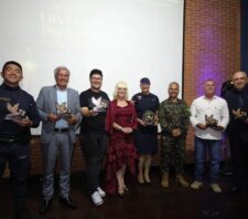 Servidores municipais são homenageados em premiação do Instituto Cegonha