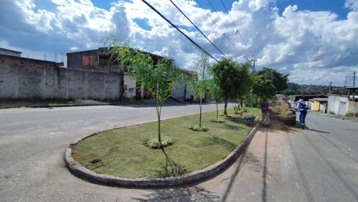 Manutenção realiza ação de zeladoria em ponto de descarte irregular no Boa Vista