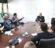 Prefeito articula com Estado ações para fortalecer economia de Suzano