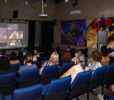 Alunos do CCMI participam de sessão especial no Cineteatro Wilma Bentivegna