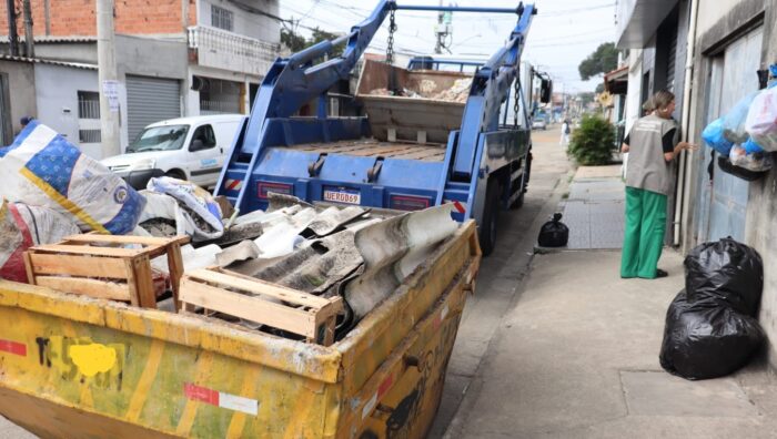 Meio Ambiente apreende caçambas irregulares na região norte