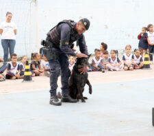 GCM de Suzano inicia nova série de apresentações do Canil nas escolas