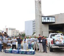 Fundo Social recebe mais de uma tonelada de alimentos arrecadados em encontro de carros antigos