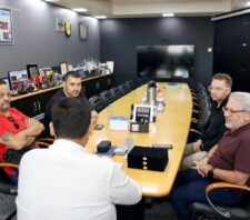 Prefeito presta homenagem a profissionais que contiveram invasor em escola do Boa Vista