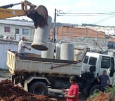 Prefeitura reforça sistema de drenagem na avenida Katsutoshi Naito com troca de tubulação