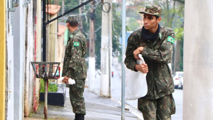 Campanha do Agasalho encerra ação nos bairros com mais de 60 mil peças arrecadadas