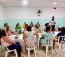 Assistência Social reforça protagonismo da mulher durante encontro em serviço de convivência