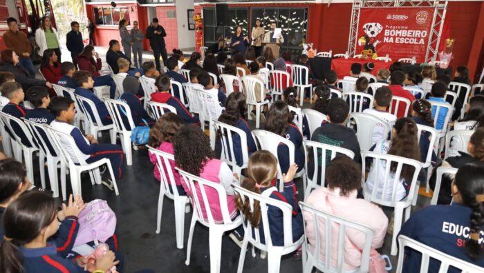 Projeto ‘Bombeiro na Escola’ forma 185 alunos da rede municipal de ensino