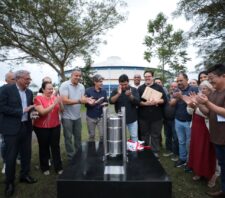 Suzano encerra mês de aniversário com registro de desejos para o centenário em cápsula do tempo