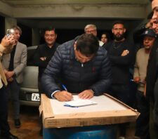 Ordem de serviço oficializa início da pavimentação asfáltica no Parque Heroísmo