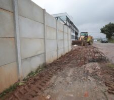 Meio Ambiente realiza limpeza de ponto de descarte irregular no Miguel Badra