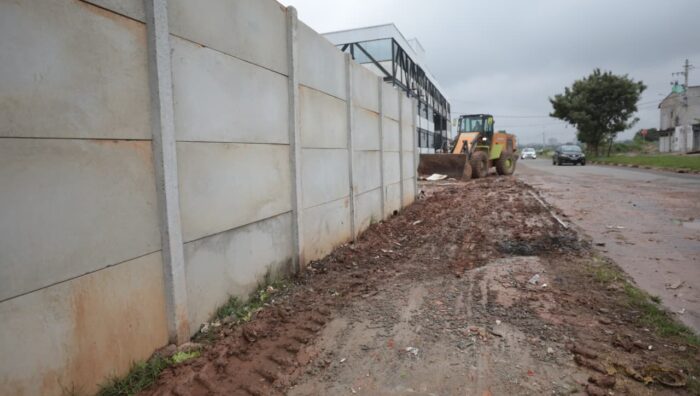 Meio Ambiente realiza limpeza de ponto de descarte irregular no Miguel Badra