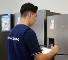 Procon alerta consumidores sobre cuidados durante compras para o Dia das Mães