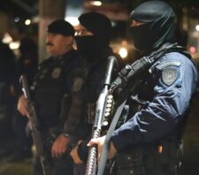 Operação ‘Cidade e Ordem’ interdita tabacaria e autua bar por irregularidades